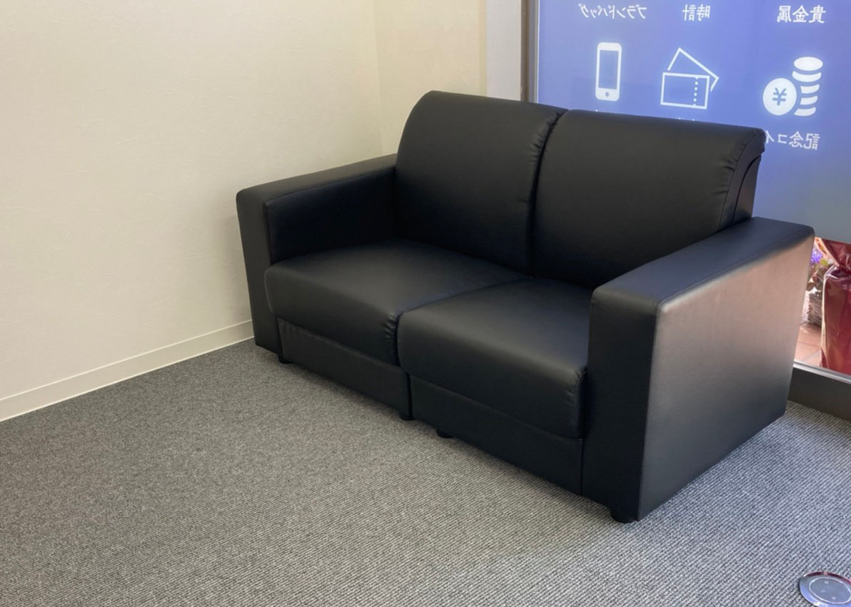買取大吉の店内待合スペース